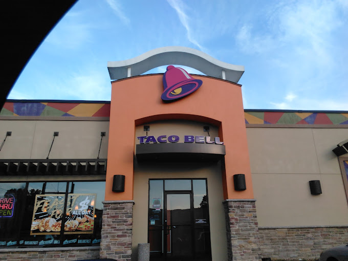 Taco Bell outside view