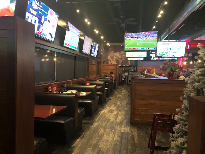 Baumhower's Victory Grille dining hall