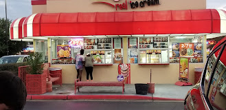 Bruster's Real Ice Cream outside view 